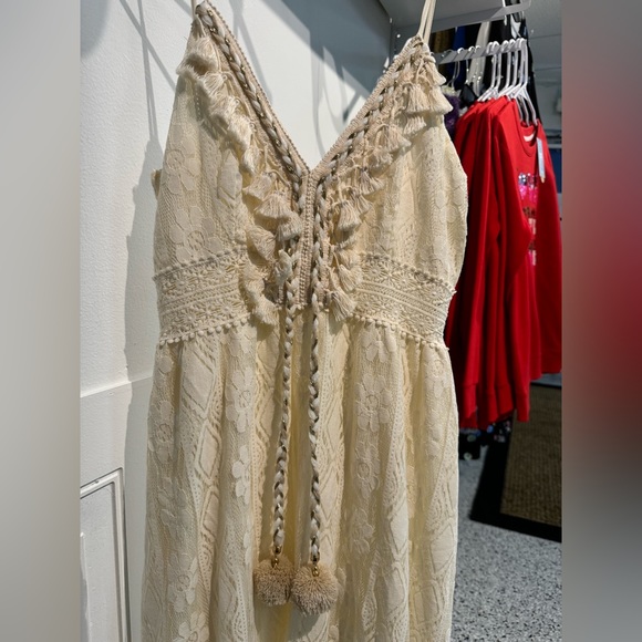 Beautiful Beige Dress Size M - Picture 1 of 3